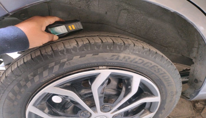 2013 Maruti Wagon R 1.0 VXI, Petrol, Manual, 65,939 km, tyre