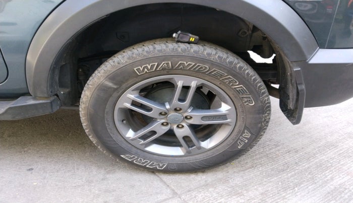 2021 Mahindra Thar LX PETROL HT 4WD AT, Petrol, Automatic, 26,917 km, tyre