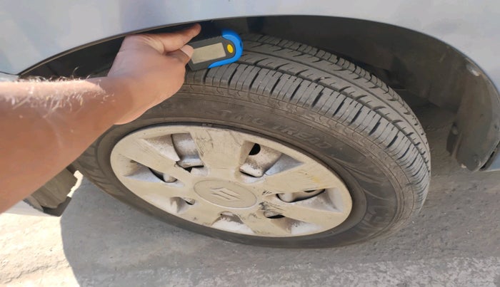 2013 Maruti Wagon R 1.0 LXI CNG, Petrol, Manual, 1,54,941 km, tyre