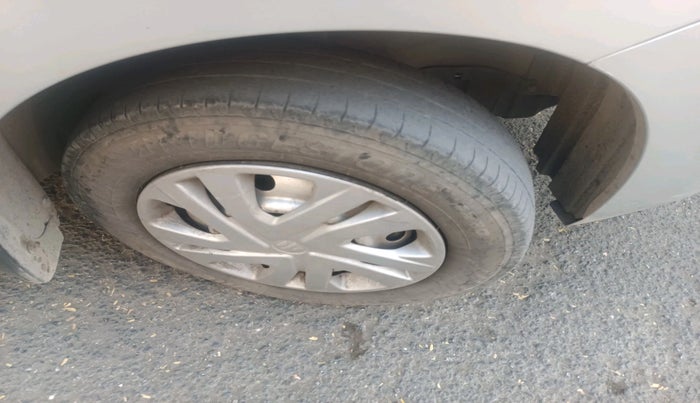 2015 Maruti Wagon R 1.0 LXI CNG, Petrol, Manual, 1,04,495 km, tyre