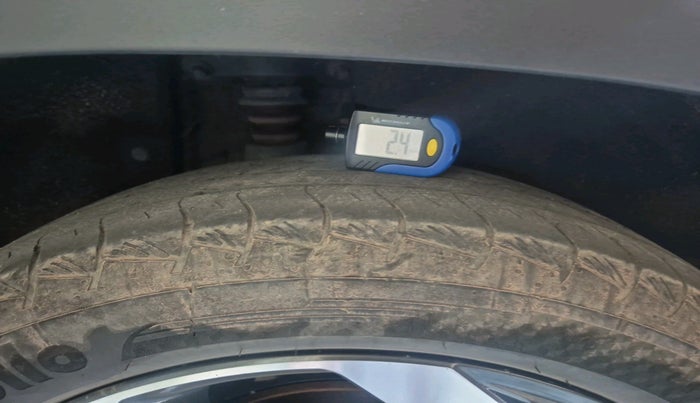 2022 Hyundai ALCAZAR 2.0 SIGNATURE (O) AT 7STR, Petrol, Automatic, 47,759 km, tyre