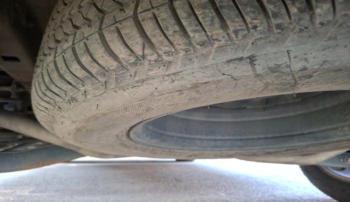 2018 Mahindra XUV500 W9 1.99, Diesel, Manual, 1,48,556 km, tyre