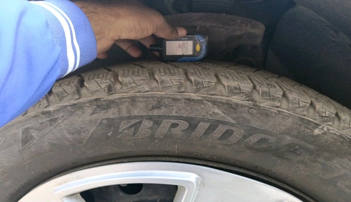 2016 Mahindra XUV500 W4 1.99, Diesel, Manual, 62,255 km, tyre