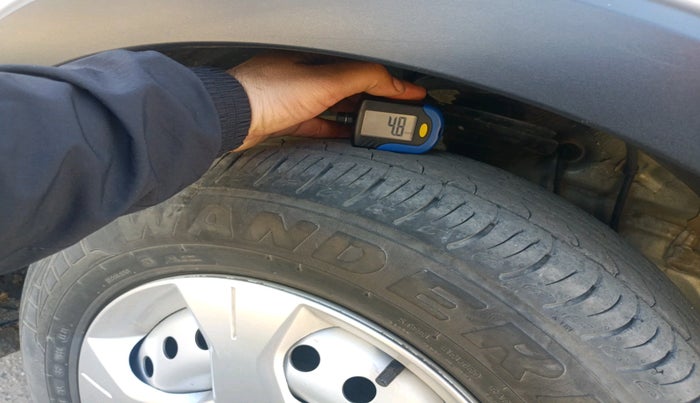 2022 Mahindra XUV300 W4 1.2 PETROL, Petrol, Manual, 32,557 km, tyre