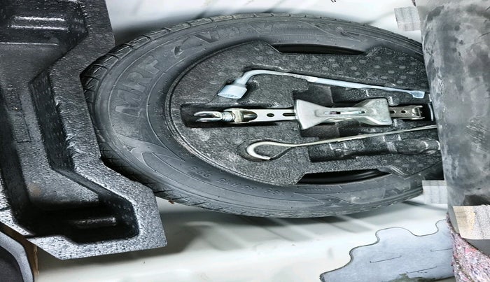 2019 Maruti Ciaz ALPHA 1.5 SHVS PETROL, Petrol, Manual, 75,301 km, tyre