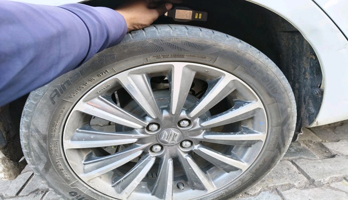 2019 Maruti Ciaz ALPHA 1.5 SHVS PETROL, Petrol, Manual, 75,301 km, tyre