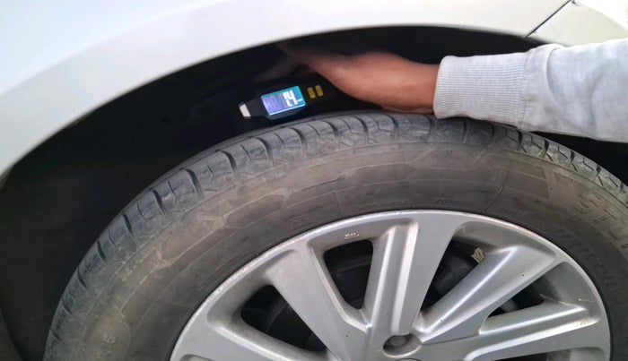 2016 Maruti Swift Dzire ZXI, Petrol, Manual, 1,30,835 km, tyre