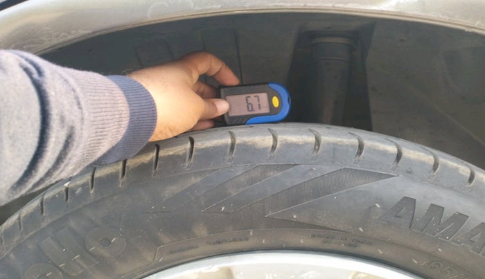 2018 Maruti Dzire VXI, Petrol, Manual, 1,04,941 km, tyre