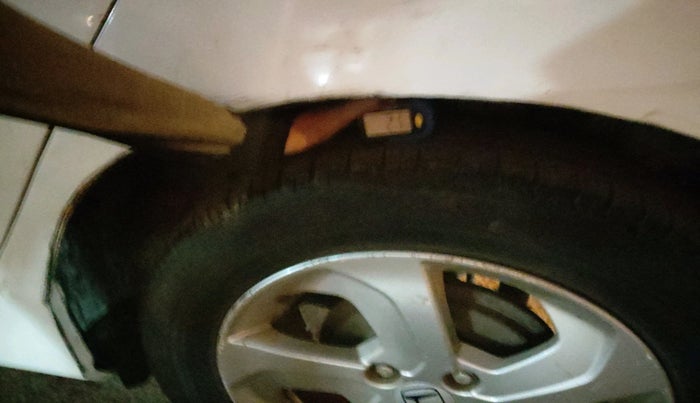 2014 Honda City 1.5L I-VTEC VX CVT, Petrol, Automatic, 1,14,029 km, tyre