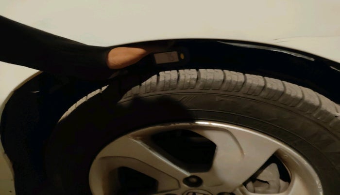 2014 Honda City 1.5L I-VTEC VX CVT, Petrol, Automatic, 1,14,029 km, tyre