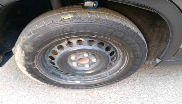 2018 Maruti Vitara Brezza VDI (O), Diesel, Manual, 54,113 km, tyre