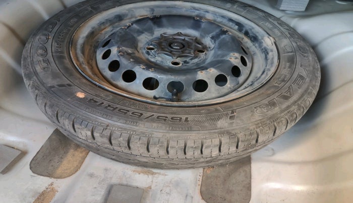 2016 Hyundai Xcent S 1.2, Petrol, Manual, 62,491 km, tyre