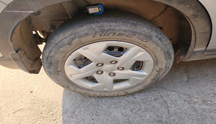 2019 Hyundai VENUE S 1.2, Petrol, Manual, 38,281 km, tyre