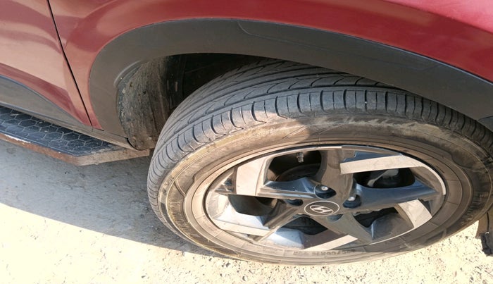 2020 Hyundai VENUE SX 1.0 TURBO, Petrol, Manual, 73,937 km, tyre