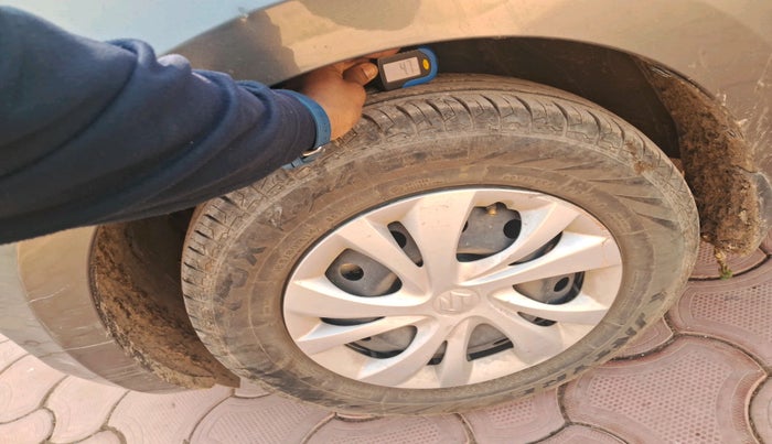 2023 Maruti Swift VXI, Petrol, Manual, 12,617 km, tyre