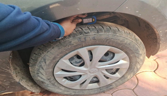 2023 Maruti Swift VXI, Petrol, Manual, 12,617 km, tyre