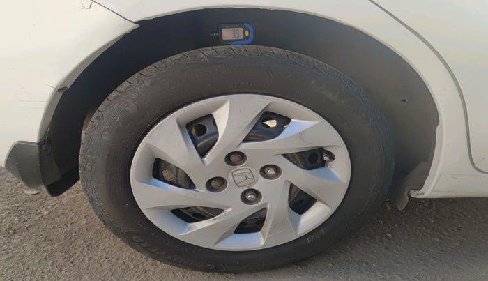 2016 Honda Amaze 1.5L I-DTEC S, Diesel, Manual, 1,30,649 km, tyre