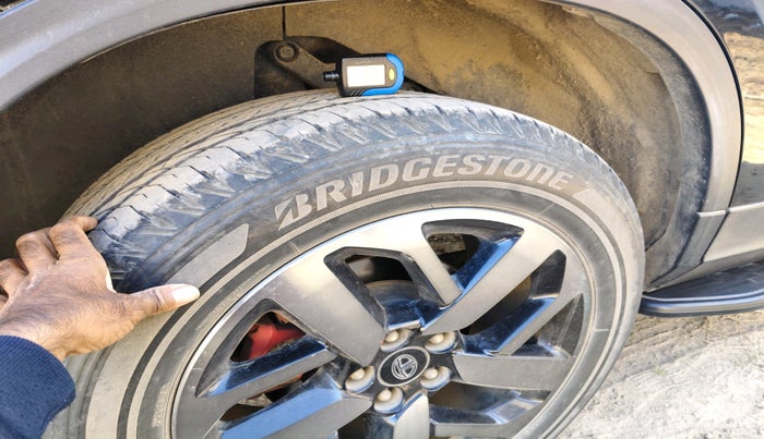 2023 Tata Safari XZA PLUS 2.0L RED DARK EDITION, Diesel, Automatic, 21,359 km, tyre