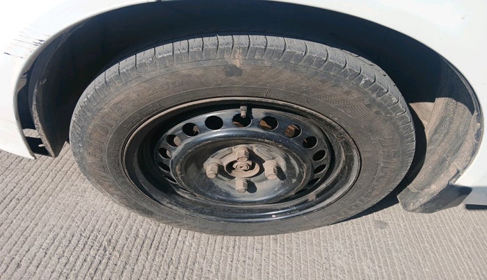 2013 Honda Amaze 1.5L I-DTEC S, Diesel, Manual, 1,53,279 km, tyre