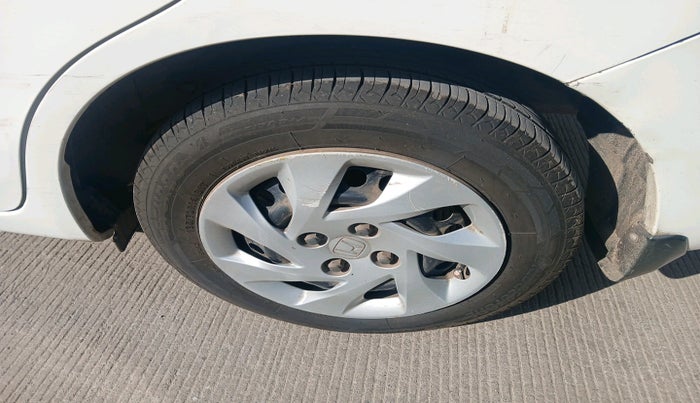 2013 Honda Amaze 1.5L I-DTEC S, Diesel, Manual, 1,53,279 km, tyre