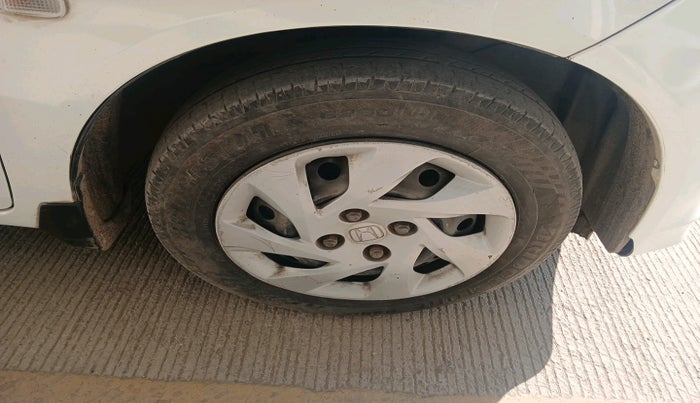 2013 Honda Amaze 1.5L I-DTEC S, Diesel, Manual, 1,53,279 km, tyre