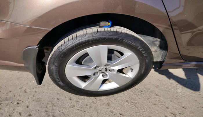 2020 Skoda Rapid 1.0 AMBITION TSI MT, Petrol, Manual, 52,195 km, tyre