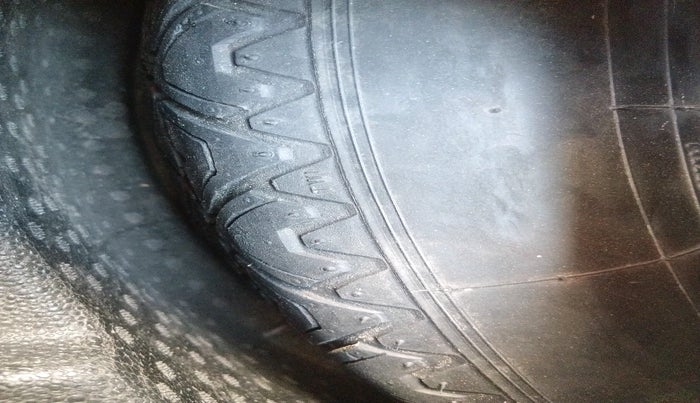 2012 Audi Q3 2.0 TDI QUATTRO, Diesel, Automatic, 1,30,221 km, tyre