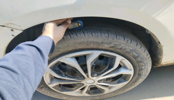 2013 Maruti Ertiga VDI, Diesel, Manual, 1,17,952 km, tyre