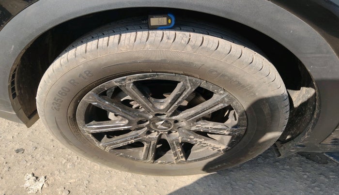 2024 Mahindra XUV700 AX 7 LUXURY D AT 7 STR, Diesel, Automatic, 14,919 km, tyre