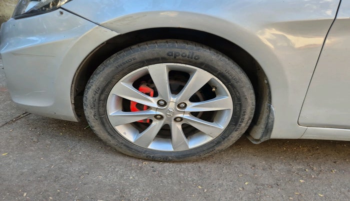 2011 Hyundai Verna FLUIDIC 1.6 VTVT SX OPT AT, Petrol, Automatic, 51,501 km, tyre