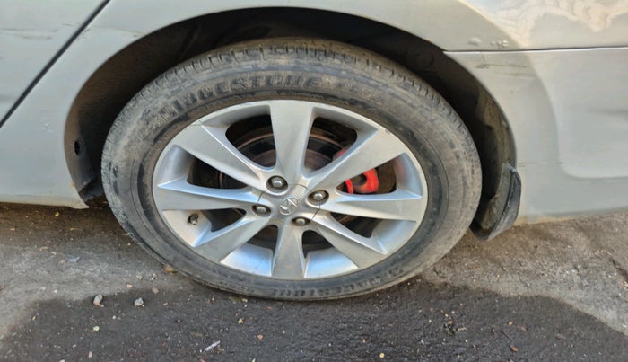 2011 Hyundai Verna FLUIDIC 1.6 VTVT SX OPT AT, Petrol, Automatic, 51,501 km, tyre