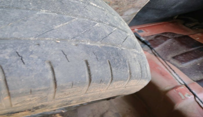 2011 Hyundai i20 ASTA 1.4 CRDI, Diesel, Manual, 1,54,487 km, tyre