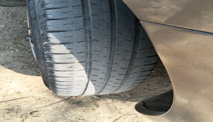 2018 Maruti Dzire VXI, Petrol, Manual, 48,635 km, tyre