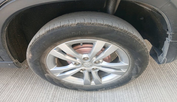 2017 Maruti Vitara Brezza ZDI, Diesel, Manual, 1,14,166 km, tyre