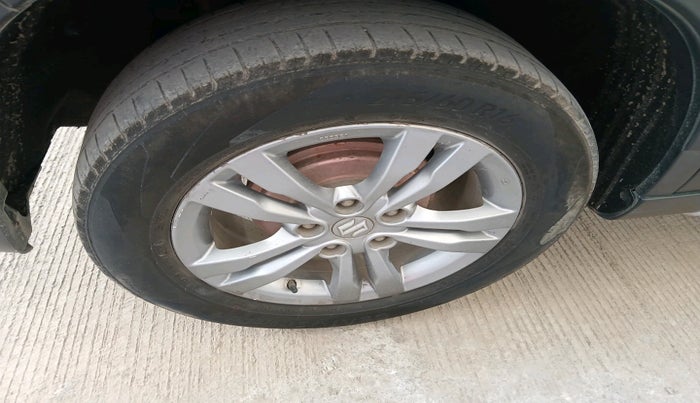 2017 Maruti Vitara Brezza ZDI, Diesel, Manual, 1,14,166 km, tyre