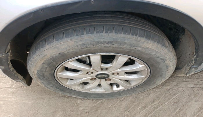 2016 Mahindra XUV500 W8, Diesel, Manual, 1,50,636 km, tyre