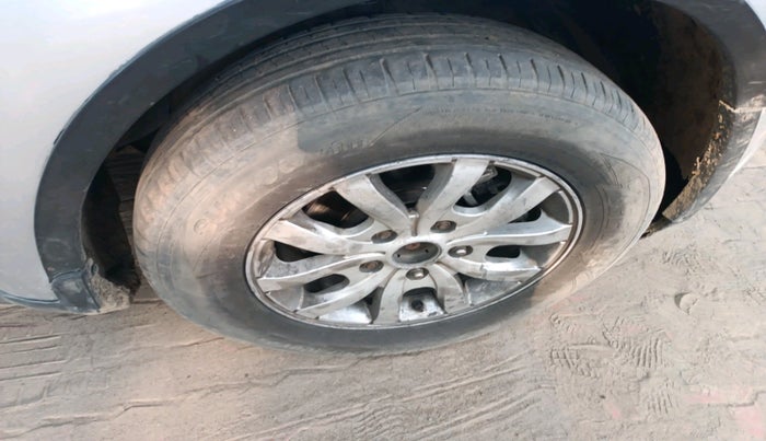 2016 Mahindra XUV500 W8, Diesel, Manual, 1,50,636 km, tyre