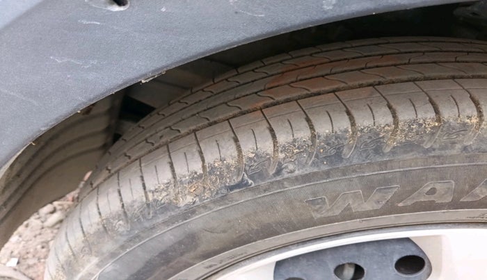 2020 Mahindra XUV300 W6 1.5 Diesel, Diesel, Manual, 76,907 km, tyre