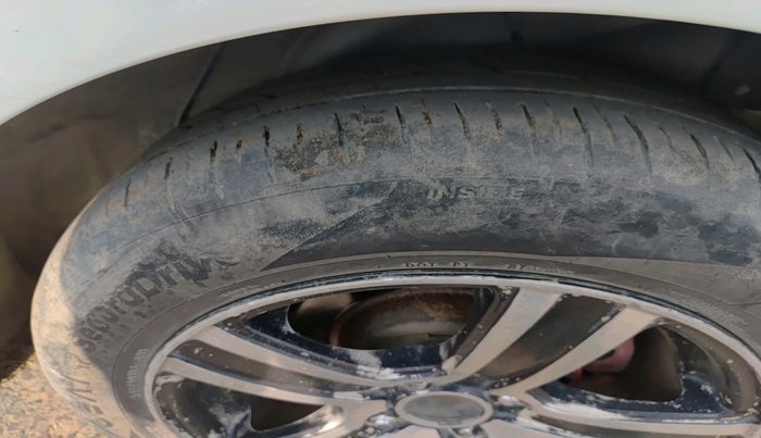 2012 Hyundai Verna FLUIDIC 1.6 CRDI EX, Diesel, Manual, 1,17,067 km, tyre