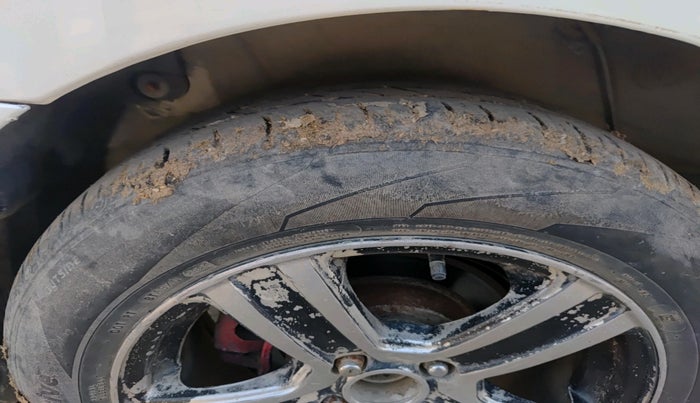 2012 Hyundai Verna FLUIDIC 1.6 CRDI EX, Diesel, Manual, 1,17,067 km, tyre