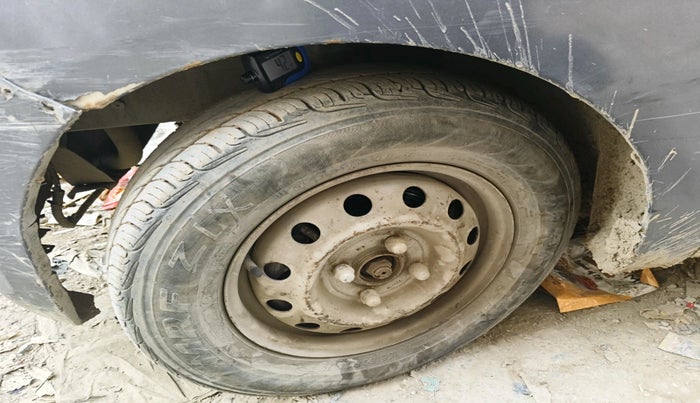 2014 Hyundai i10 MAGNA 1.1, Petrol, Manual, 62,916 km, tyre