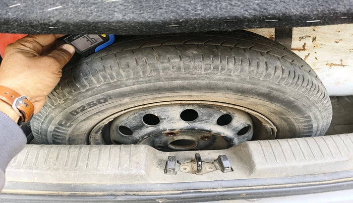 2014 Hyundai i10 MAGNA 1.1, Petrol, Manual, 62,916 km, tyre