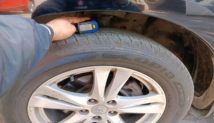 2012 Hyundai Santa Fe 4 WD AT, Diesel, Automatic, 1,71,670 km, tyre