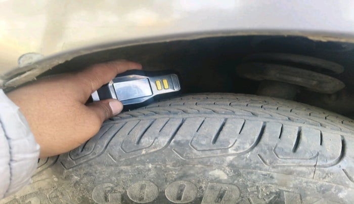 2011 Skoda Superb ELEGANCE 1.8 TSI MT, Petrol, Manual, 80,741 km, tyre