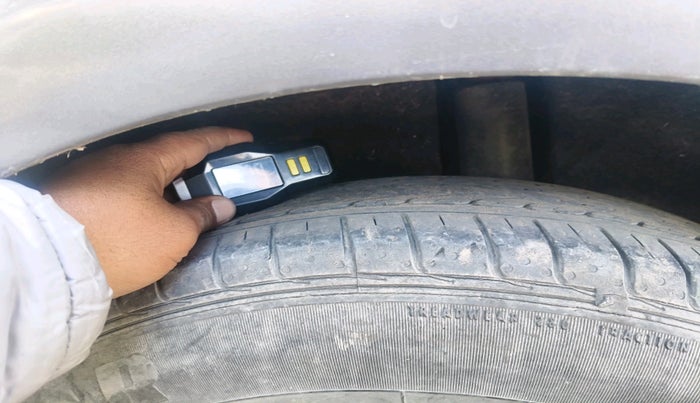 2011 Skoda Superb ELEGANCE 1.8 TSI MT, Petrol, Manual, 80,741 km, tyre