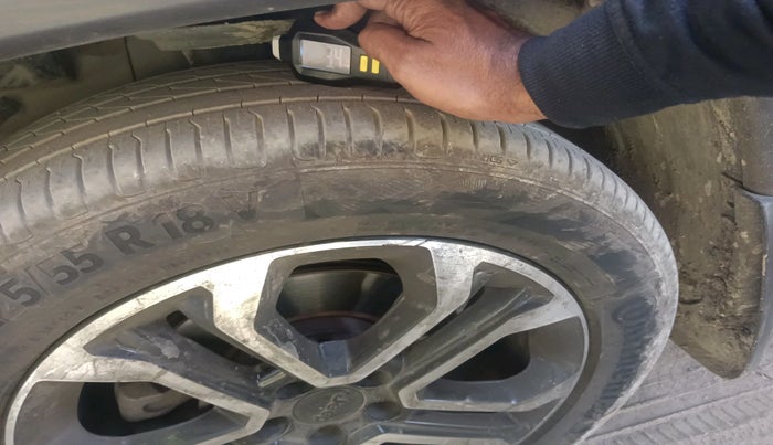 2020 Jeep Compass LIMITED PLUS DIESEL, Diesel, Manual, 1,26,854 km, tyre