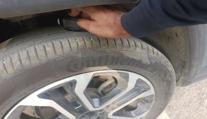 2020 Jeep Compass LIMITED PLUS DIESEL, Diesel, Manual, 1,26,854 km, tyre