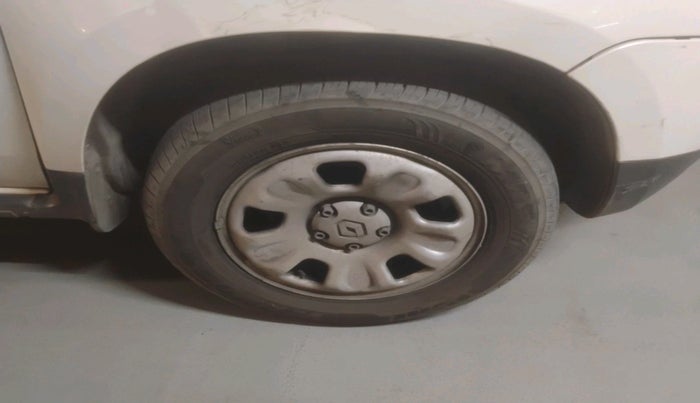 2014 Renault Duster 85 PS RXE DIESEL, Diesel, Manual, 1,01,042 km, tyre