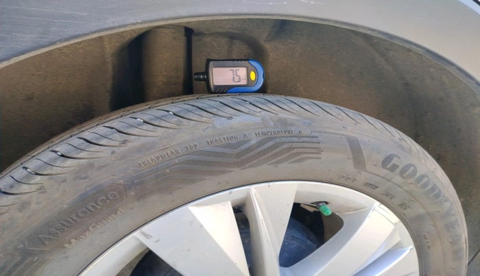 2021 Skoda KUSHAQ AMBITION 1.0L TSI AT, Petrol, Automatic, 76,865 km, tyre