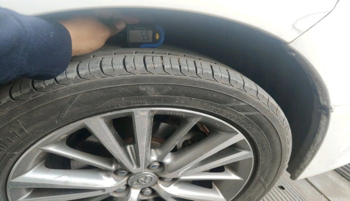 2014 Toyota Corolla Altis VL CVT PETROL, Petrol, Automatic, 47,262 km, tyre